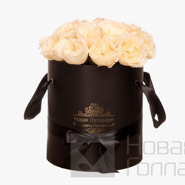11 белых пионовидных роз Премиум в черной шляпной коробке №356